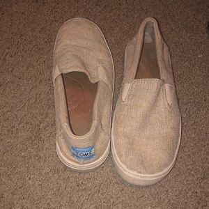Toms